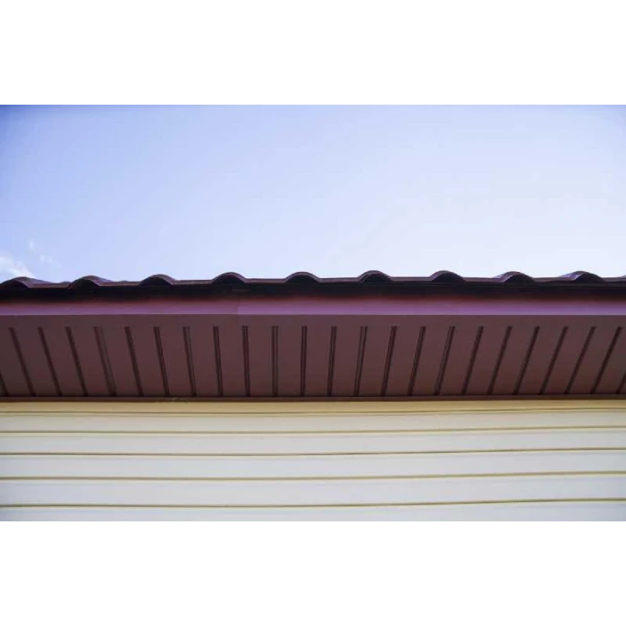 Софит металлический без перфорации 0,5 GreenCoat Pural matt с пленкой RR 29 красный (RAL 3009 оксидно-красный)